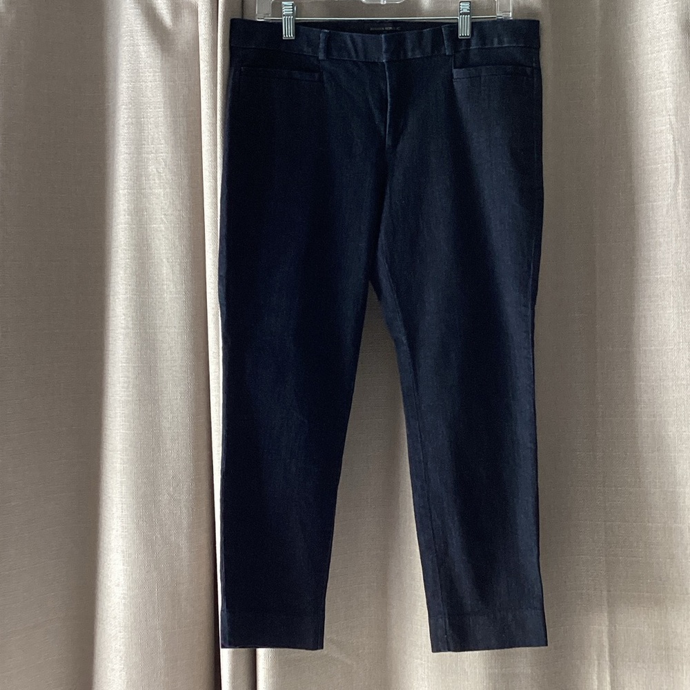 Women’s Banana Republic Sloan fit dark wash jeans, size 10.